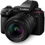 Panasonic DC-S5M2K Lumix Full-Frame bezzrcadlovka + objektiv S-R2060 20-60mm, F3.5-5.6 (CMOS 24.2MP, Aktivní I.S., AF s fázovou detekcí), černá