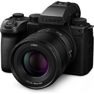 Panasonic DC-S5M2XC Lumix pełnoklatkowy aparat bezlusterkowy DC-S5M2X + obiektyw S-S50E 50mm, F1.8 (CMOS 24.2MP, Active I.S., live streaming), czarny