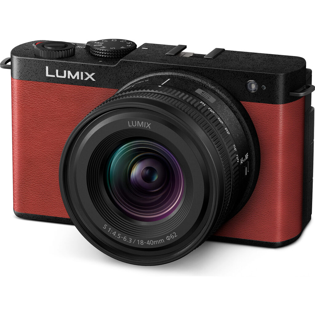 UŠETŘETE AŽ 12 000 KčPŘI NÁKUPU FOTOAPARÁTU LUMIX S, DALŠÍHO OBJEKTIVU A DMW-DMS1 V SETU 15 Panasonic DC-S9N Lumix kompaktní Full-Frame bezzrcadlovka DC-S9 + objektiv S-R1840 (24,2 MP, flexibilní rámování, LUMIX Lab), červená