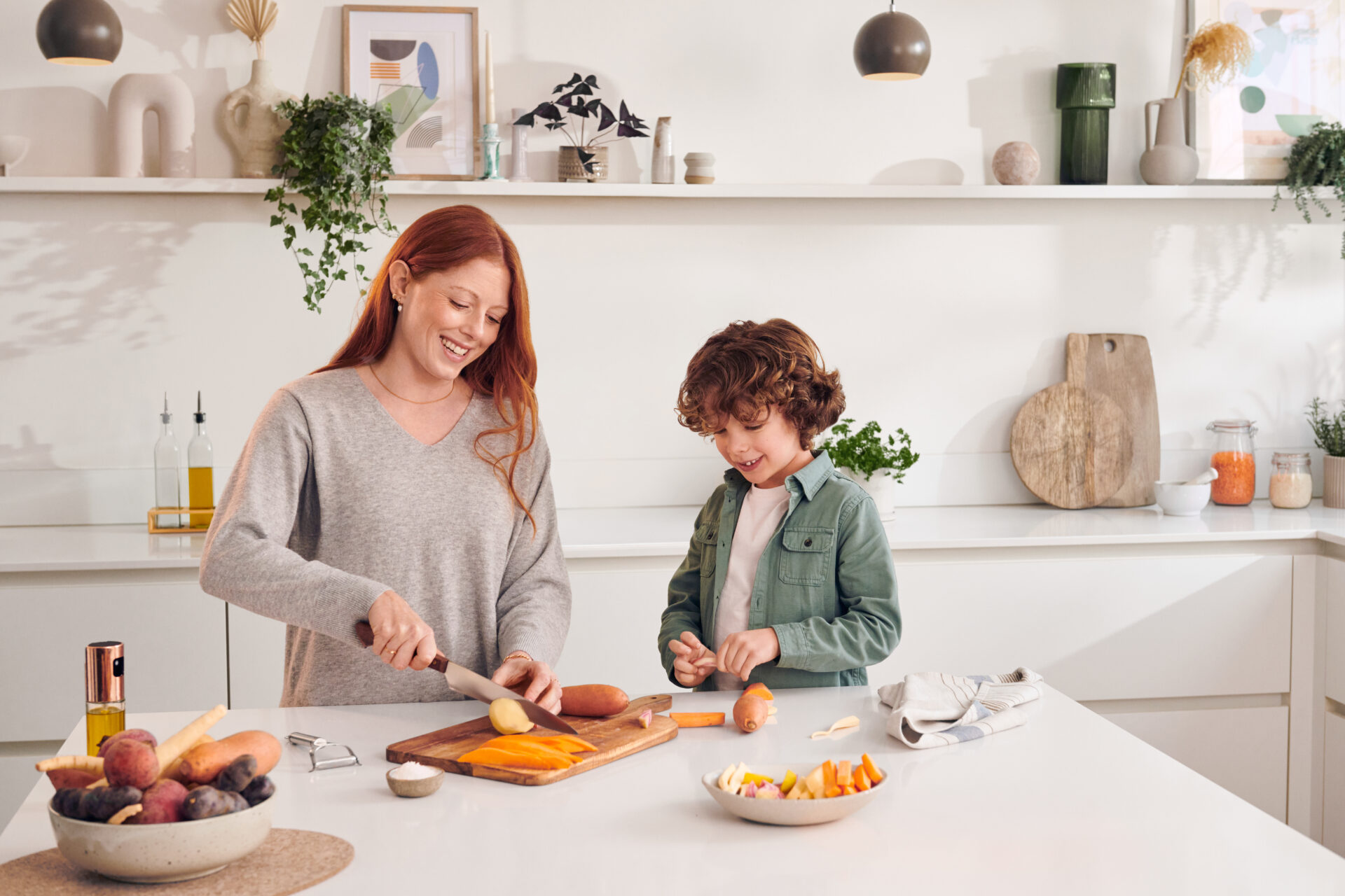 Panasonic NF-CC500NXE Panasonic SKA General lifestyle image mum kid cooking 2024 unlimited rights