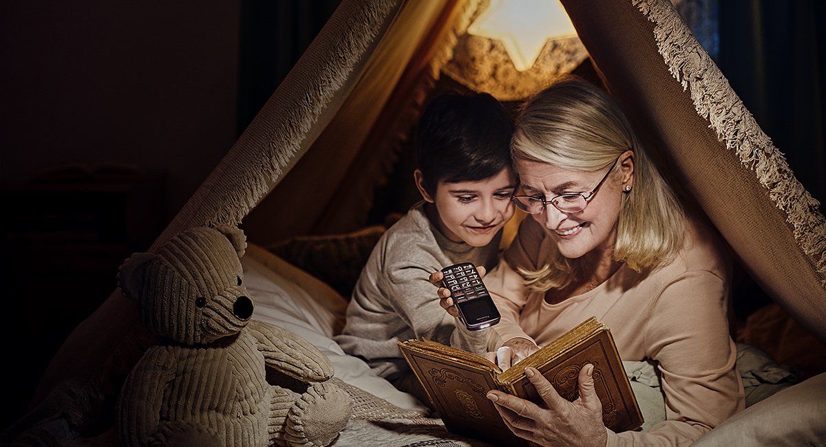 Panasonic KX-TU110EXB Panasonic KX-TU110 mobilní telefon pro seniory (prioritní hovory, jasný barevný TFT LCD displej, velká tlačítka, LED), černá 7 Panasonic KX-TU110EXB panasonic telephone KX TU110 feature