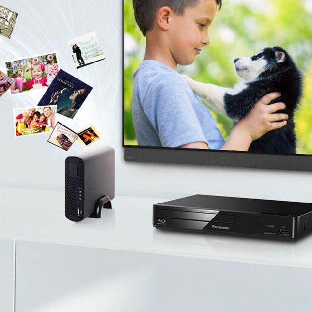 Panasonic DMP-BDT168AG Panasonic DMP-BDT168A blu-ray přehrávač (podporované formáty: Xvid/MKV/MP4/FLAC/MP3/AAC/ALAC/DSD, USB, HDMI), stříbrná 3 Přehrávání z externího pevného disku umožňuje snadný přístup k uložené hudbě, fotografiím a video obsahu